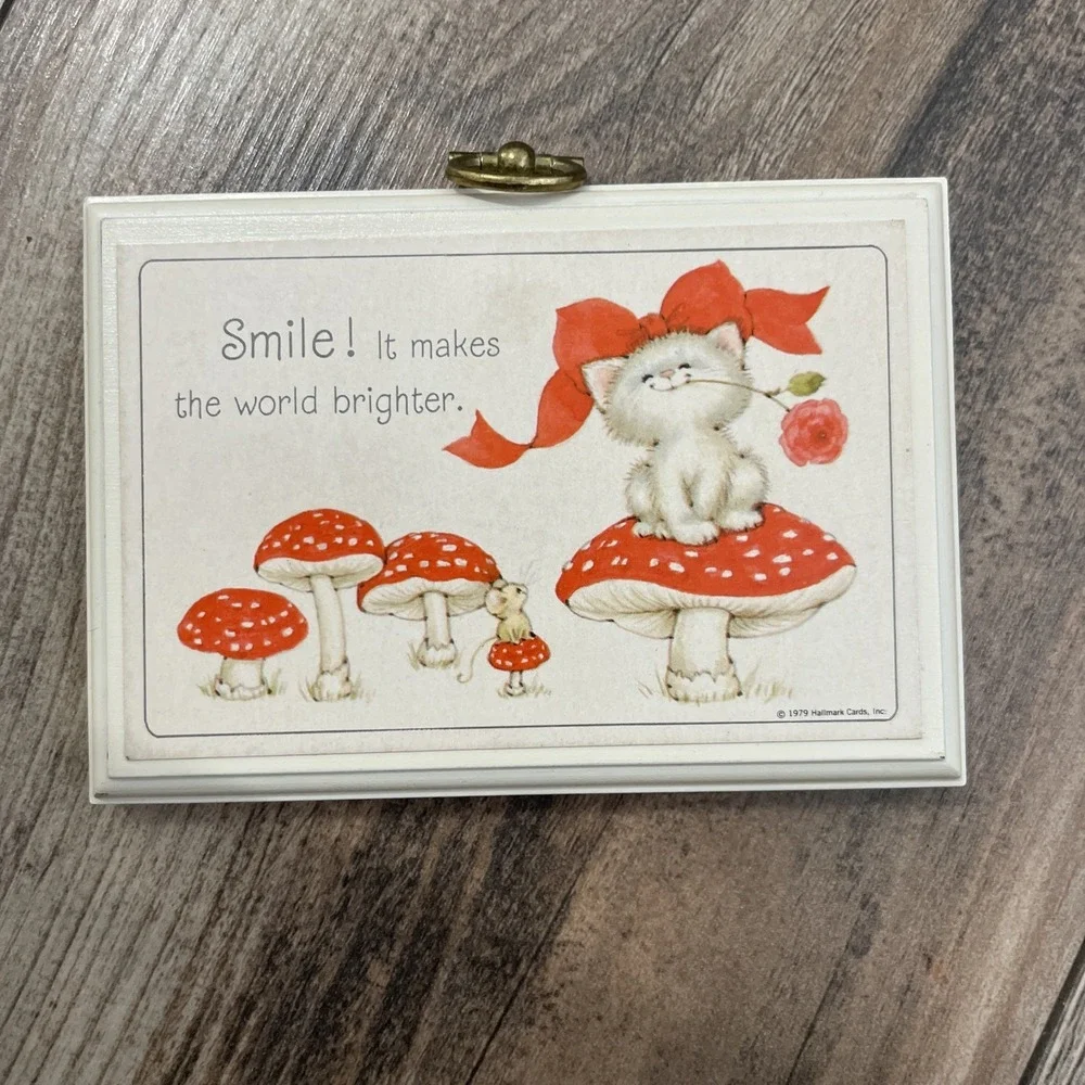 Hallmark Cards Plaque 'Smile It Makes World Brighter' Cat Mouse Mushrooms 1979